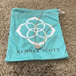Kendra Scott necklace